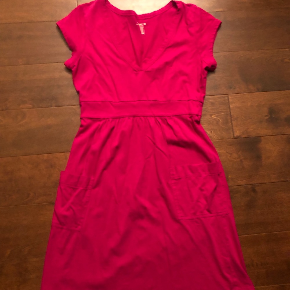Hot pink Old Navy dress with pockets